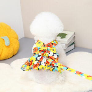 Vestido estampado con volante y correa a juego